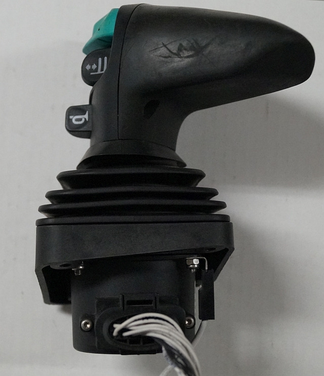 Jungheinrich 51585597 | Joystick Multipilot SN P5300006957H S180100361423 Q630 - Système électrique pour Matériel de manutention: photos 2 Jungheinrich 51585597 | Joystick Multipilot SN P5300006957H S180100361423 Q630 - Système électrique pour Matériel de manutention: photos 2