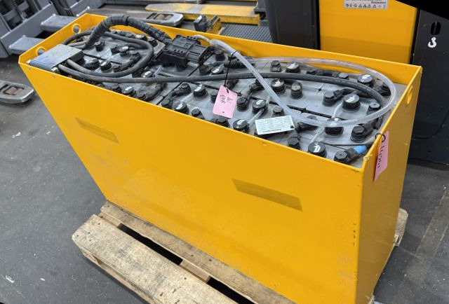 Jungheinrich unknown | 48 4PZS620 year 20/2020 sn. C81179598 dimensions 1220x355 - Accumulateur pour Matériel de manutention: photos 1 Jungheinrich unknown | 48 4PZS620 year 20/2020 sn. C81179598 dimensions 1220x355 - Accumulateur pour Matériel de manutention: photos 1