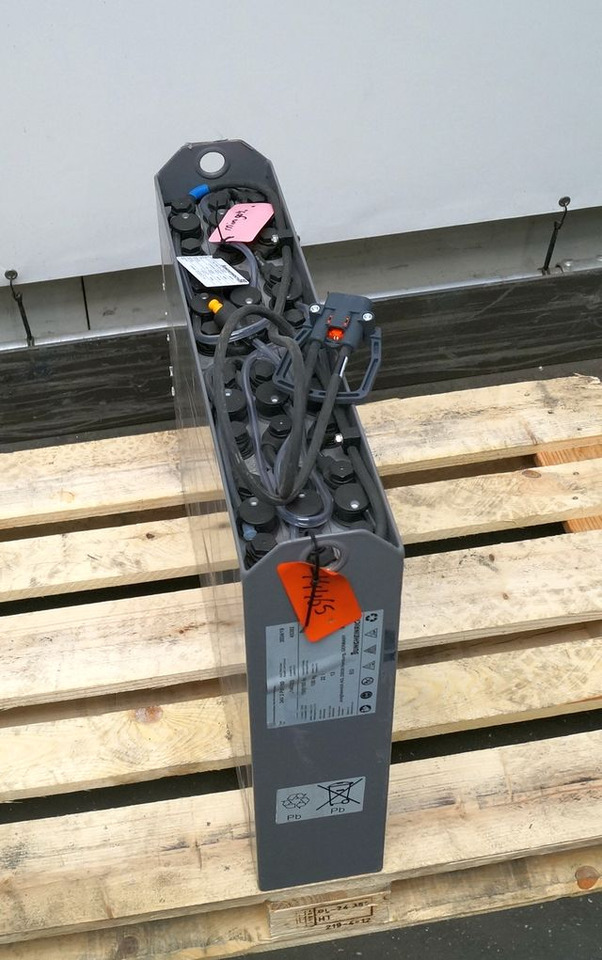 Jungheinrich unknown | Battery 24 2PZB150 year 2024 weight 150 kg sn. C81403233 - Accumulateur pour Matériel de manutention: photos 1 Jungheinrich unknown | Battery 24 2PZB150 year 2024 weight 150 kg sn. C81403233 - Accumulateur pour Matériel de manutention: photos 1