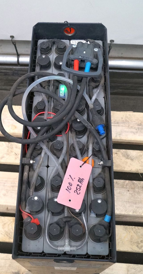 Jungheinrich unknown | Battery 24 2PZS250 year 2022 weight 212 kg sn. 203453 out - Accumulateur pour Matériel de manutention: photos 2 Jungheinrich unknown | Battery 24 2PZS250 year 2022 weight 212 kg sn. 203453 out - Accumulateur pour Matériel de manutention: photos 2