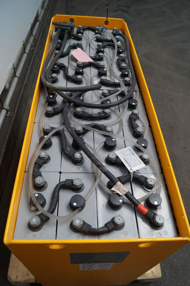 Jungheinrich unknown | Battery 48V775Ah 05-EPZS775SC Year 2024 weight 1135 kg sn - Accumulateur pour Matériel de manutention: photos 2 Jungheinrich unknown | Battery 48V775Ah 05-EPZS775SC Year 2024 weight 1135 kg sn - Accumulateur pour Matériel de manutention: photos 2