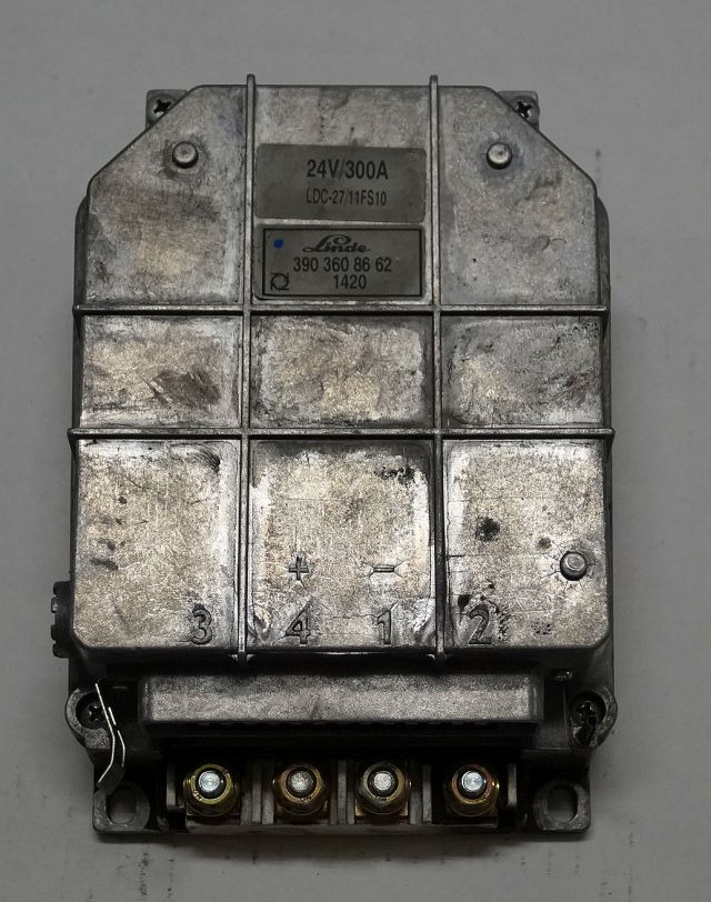 Linde 3903608662 | Rij regeling Drive controller 24V/300A LDC-2711fs10 version 1 - Bloc de gestion pour Matériel de manutention: photos 1 Linde 3903608662 | Rij regeling Drive controller 24V/300A LDC-2711fs10 version 1 - Bloc de gestion pour Matériel de manutention: photos 1