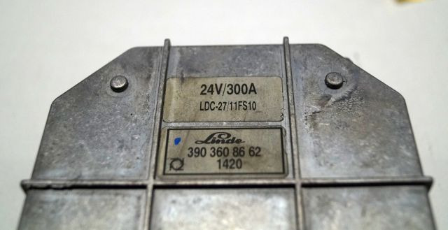 Linde 3903608662 | Rij regeling Drive controller 24V/300A LDC-2711fs10 version 1 - Bloc de gestion pour Matériel de manutention: photos 2 Linde 3903608662 | Rij regeling Drive controller 24V/300A LDC-2711fs10 version 1 - Bloc de gestion pour Matériel de manutention: photos 2