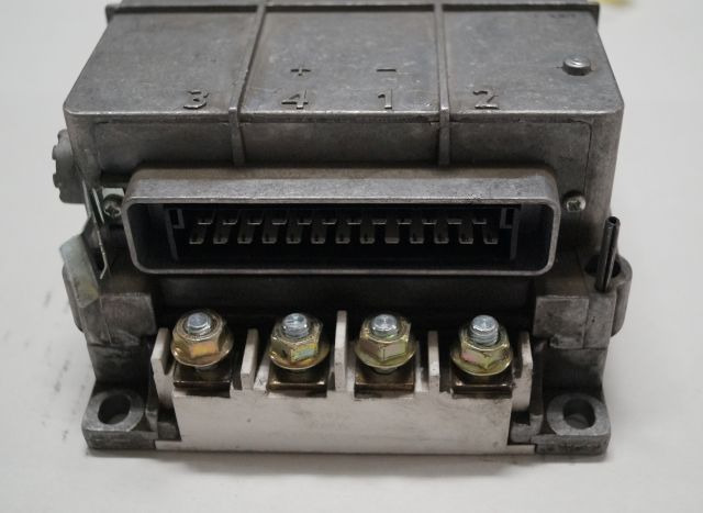 Linde 3903608662 | Rij regeling Drive controller 24V/300A LDC-2711fs10 version 1 - Bloc de gestion pour Matériel de manutention: photos 3 Linde 3903608662 | Rij regeling Drive controller 24V/300A LDC-2711fs10 version 1 - Bloc de gestion pour Matériel de manutention: photos 3
