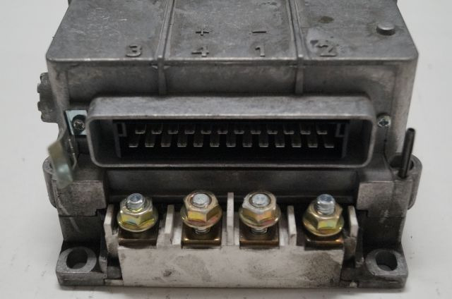 Linde 3903608662 | Rij regeling Drive controller 24V/300A LDC-2711fs10 version 1 - Bloc de gestion pour Matériel de manutention: photos 3 Linde 3903608662 | Rij regeling Drive controller 24V/300A LDC-2711fs10 version 1 - Bloc de gestion pour Matériel de manutention: photos 3