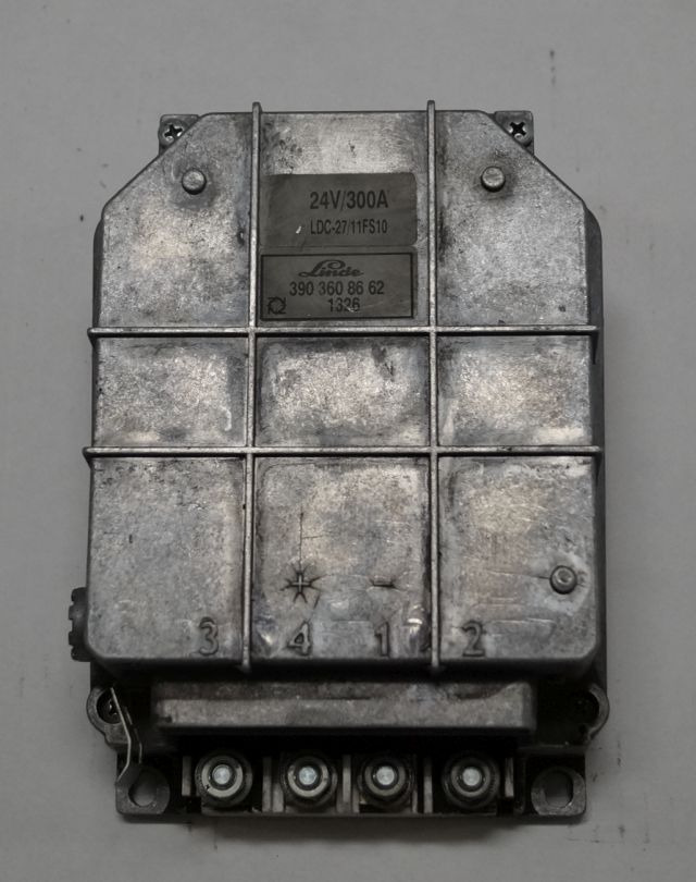 Linde 3903608662 | Rij regeling Drive controller 24V/300A LDC-2711fs10 version 1 - Bloc de gestion pour Matériel de manutention: photos 1 Linde 3903608662 | Rij regeling Drive controller 24V/300A LDC-2711fs10 version 1 - Bloc de gestion pour Matériel de manutention: photos 1