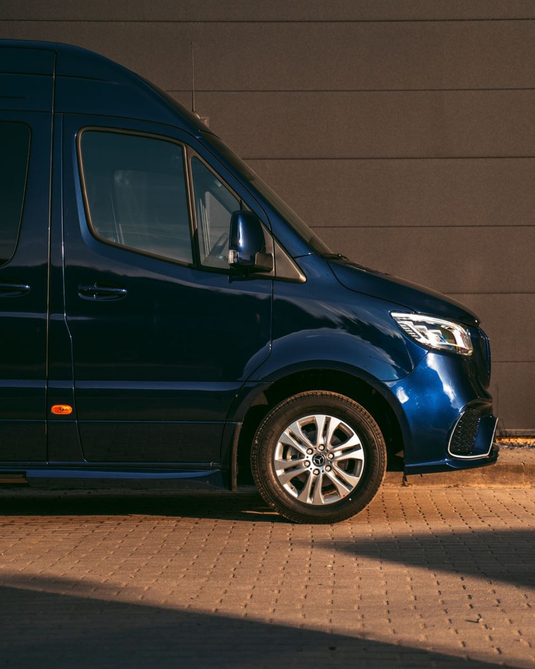 Mercedes-Benz Sprinter 319 VIP Van/ Sleeping Area/ Ski Holders - Transport de personnes: photos 4 Mercedes-Benz Sprinter 319 VIP Van/ Sleeping Area/ Ski Holders - Transport de personnes: photos 4