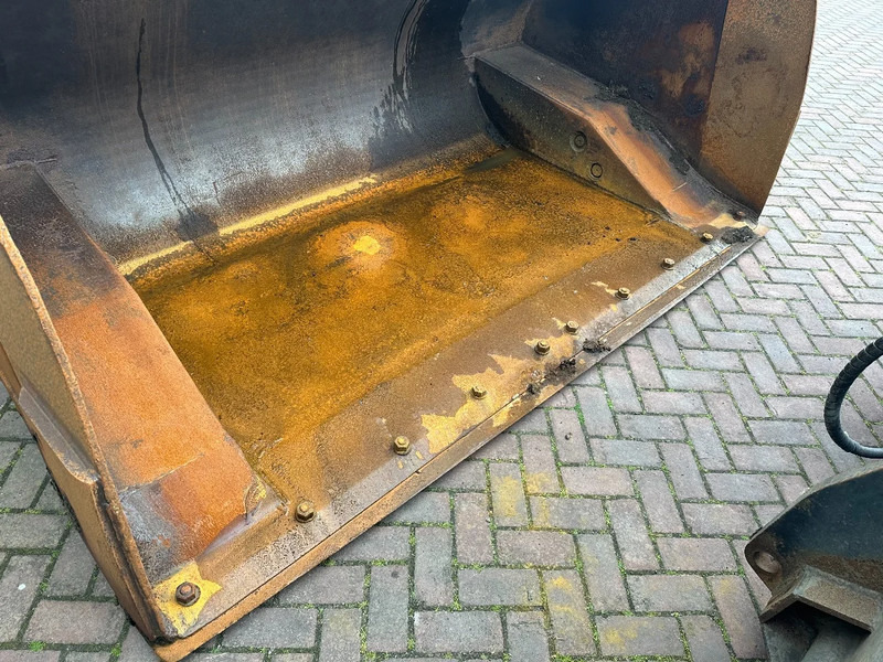 Eurosteel High Tip bucket 5m3 - Godet pour Engins de chantier: photos 3 Eurosteel High Tip bucket 5m3 - Godet pour Engins de chantier: photos 3