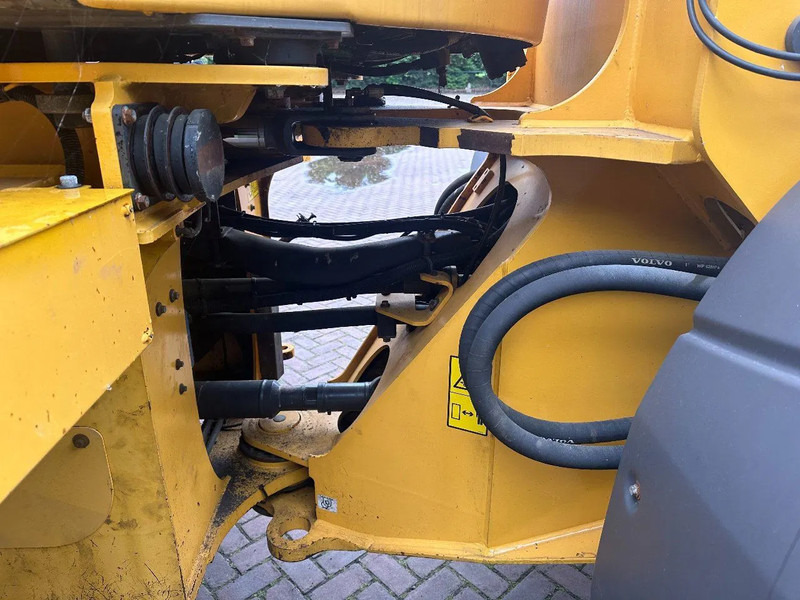 Chargeuse sur pneus Volvo L120 H: photos 7