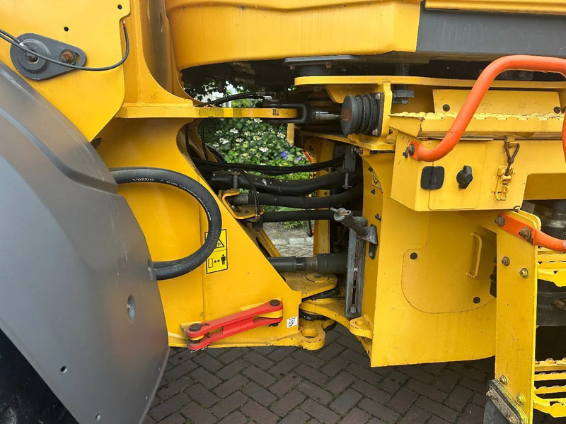 Chargeuse sur pneus Volvo L120 H: photos 6