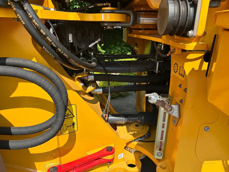 Chargeuse sur pneus neuf Volvo L120 H2 UNUSED Michelin 750/65: photos 10