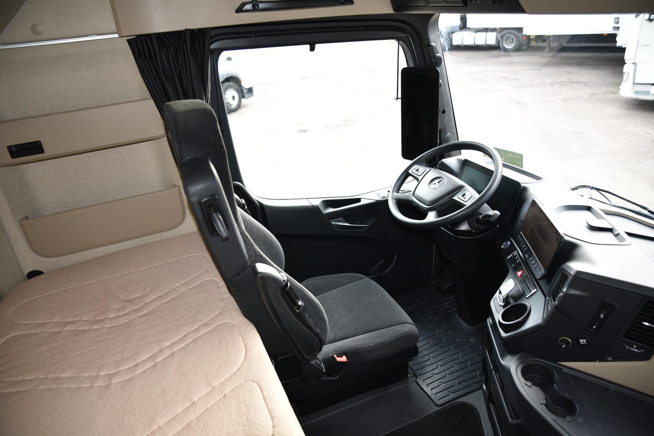 Tracteur routier Mercedes-Benz Actros 5 1845 BigSpace: photos 14