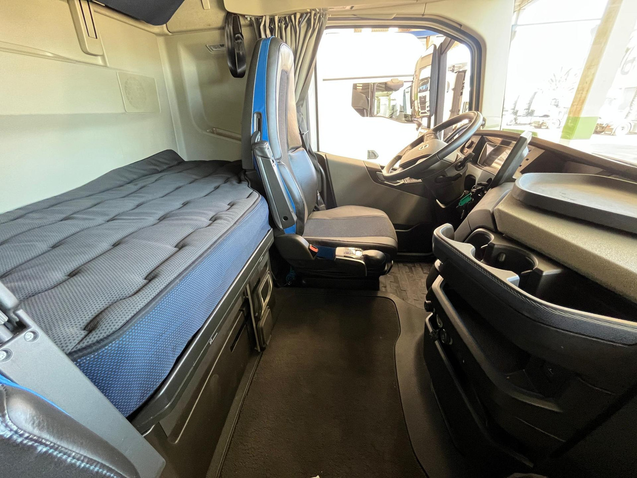Tracteur routier Volvo FH 460 Globetrotter XL i-Save: photos 8