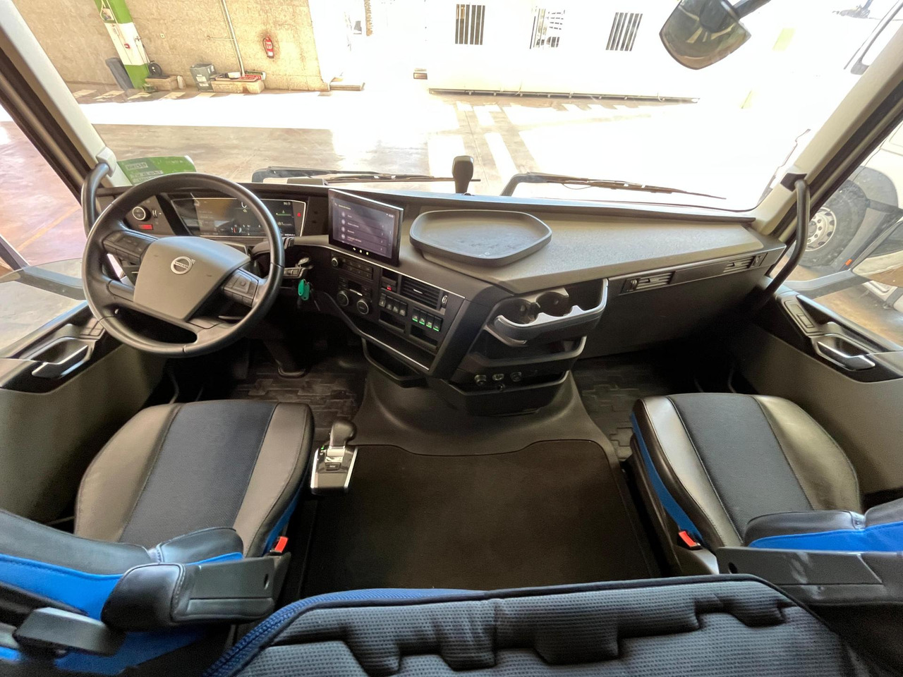 Tracteur routier Volvo FH 460 Globetrotter XL i-Save: photos 11