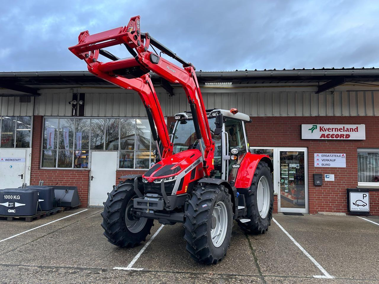 Massey Ferguson MF 5S.115 DYNA-6 - Tracteur agricole: photos 2 Massey Ferguson MF 5S.115 DYNA-6 - Tracteur agricole: photos 2