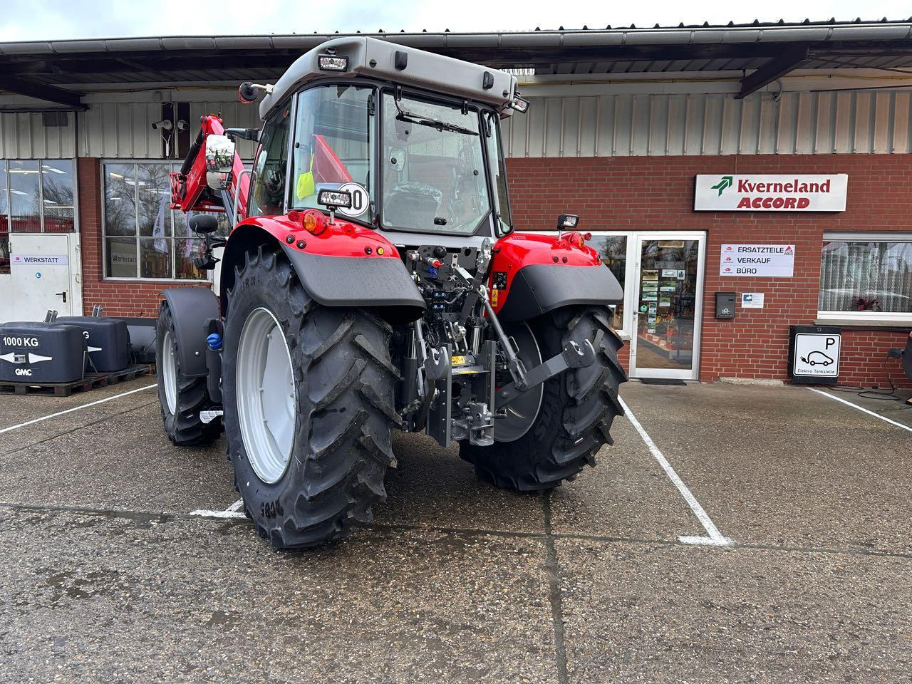 Massey Ferguson MF 5S.115 DYNA-6 - Tracteur agricole: photos 4 Massey Ferguson MF 5S.115 DYNA-6 - Tracteur agricole: photos 4