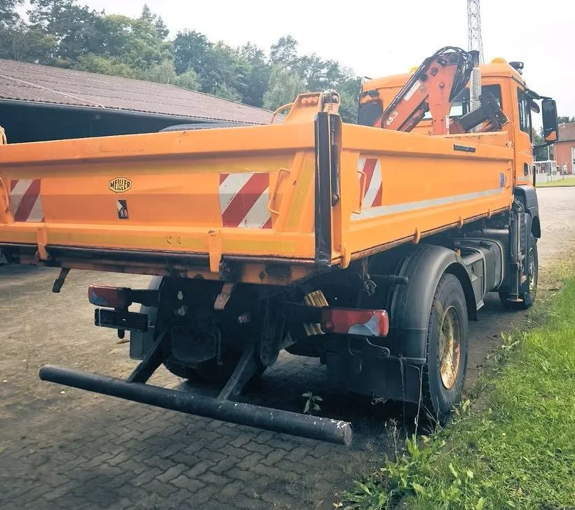 MAN TGS (2012) 18.320 4x4 – Wywrotka trójstronna + Kran Atlas | Komunalny | Euro 5 - Camion benne: photos 2 MAN TGS (2012) 18.320 4x4 – Wywrotka trójstronna + Kran Atlas | Komunalny | Euro 5 - Camion benne: photos 2
