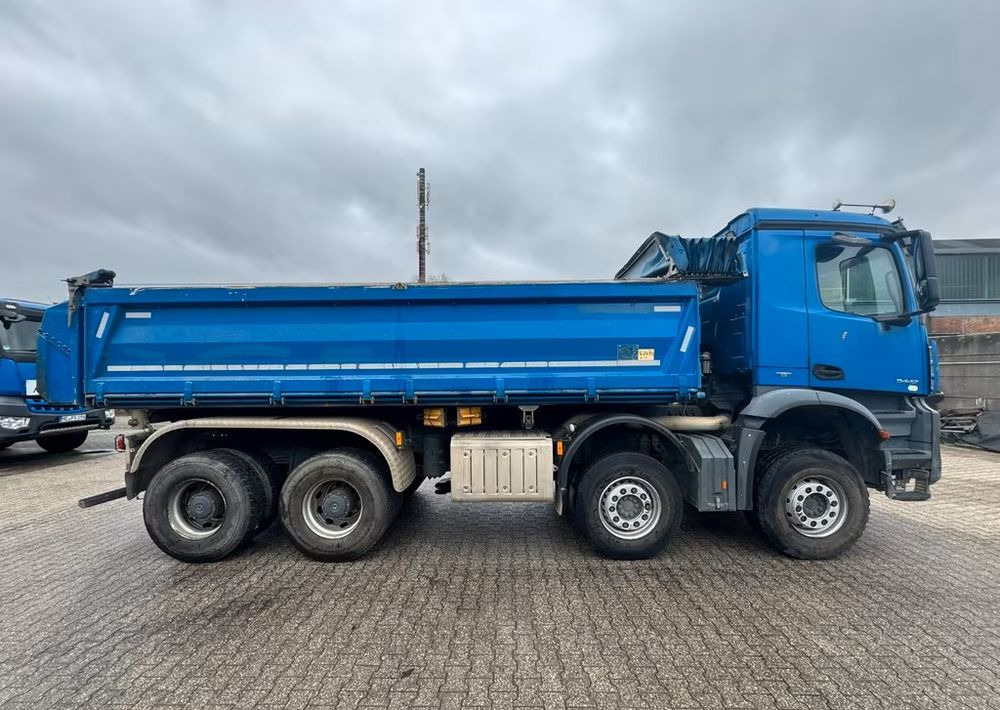 Mercedes-Benz Arocs 3442 / 8x4 / 3-stronny Kipper / TYLKO 160 000 km / Euro 6 / Automatik - Camion benne: photos 1 Mercedes-Benz Arocs 3442 / 8x4 / 3-stronny Kipper / TYLKO 160 000 km / Euro 6 / Automatik - Camion benne: photos 1