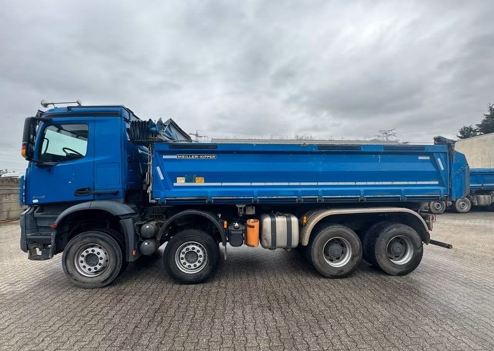 Mercedes-Benz Arocs 3442 / 8x4 / 3-stronny Kipper / TYLKO 160 000 km / Euro 6 / Automatik - Camion benne: photos 2 Mercedes-Benz Arocs 3442 / 8x4 / 3-stronny Kipper / TYLKO 160 000 km / Euro 6 / Automatik - Camion benne: photos 2