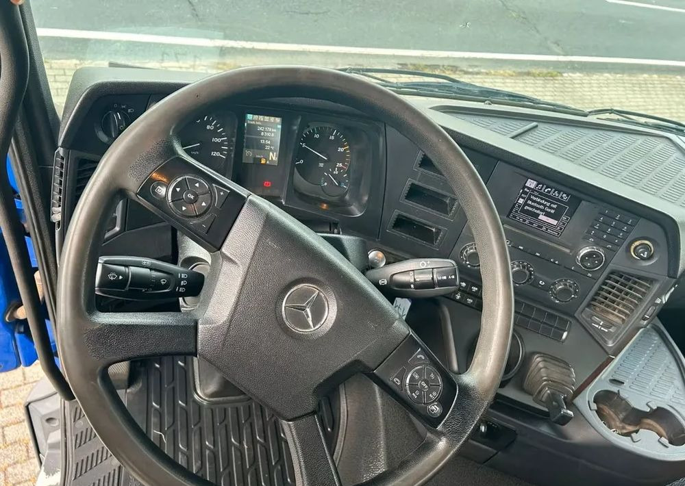 Mercedes-Benz Arocs 4142 | Wywrotka Schmitz | 8x4 | Euro 6 | Klima | Retarder | 242 598 km - crédit-bail Mercedes-Benz Arocs 4142 | Wywrotka Schmitz | 8x4 | Euro 6 | Klima | Retarder | 242 598 km: photos 10 Mercedes-Benz Arocs 4142 | Wywrotka Schmitz | 8x4 | Euro 6 | Klima | Retarder | 242 598 km - crédit-bail Mercedes-Benz Arocs 4142 | Wywrotka Schmitz | 8x4 | Euro 6 | Klima | Retarder | 242 598 km: photos 10