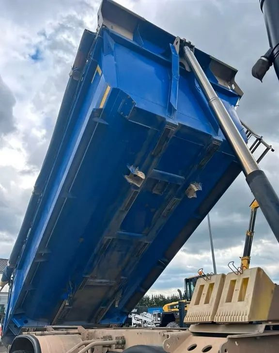 Mercedes-Benz Arocs 4142 | Wywrotka Schmitz | 8x4 | Euro 6 | Klima | Retarder | 242 598 km - crédit-bail Mercedes-Benz Arocs 4142 | Wywrotka Schmitz | 8x4 | Euro 6 | Klima | Retarder | 242 598 km: photos 6 Mercedes-Benz Arocs 4142 | Wywrotka Schmitz | 8x4 | Euro 6 | Klima | Retarder | 242 598 km - crédit-bail Mercedes-Benz Arocs 4142 | Wywrotka Schmitz | 8x4 | Euro 6 | Klima | Retarder | 242 598 km: photos 6