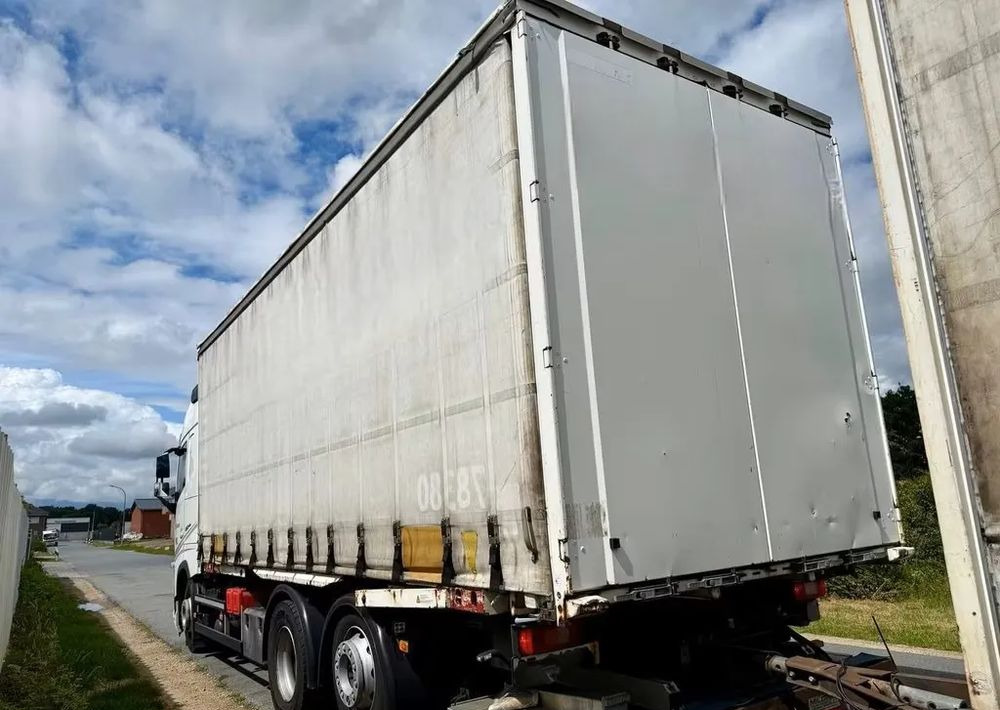 Volvo FH460 6x2 BDF | Hydrauliczna platforma załadunkowa | Ogrzewanie postojowe | Automatyczna skrzynia | Euro 6d - Camion à rideaux coulissants: photos 5 Volvo FH460 6x2 BDF | Hydrauliczna platforma załadunkowa | Ogrzewanie postojowe | Automatyczna skrzynia | Euro 6d - Camion à rideaux coulissants: photos 5