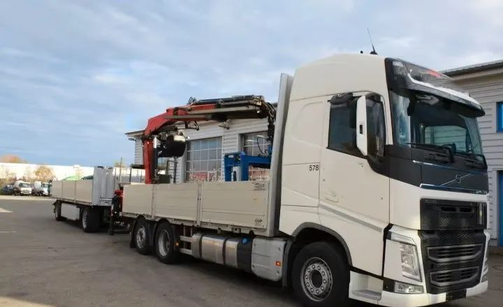 Volvo FH500 6x2 | Platforma z HDS Fassi F215A7 - Sterowanie radiowe | Euro 6 | Automatyczna skrzynia | 390 000 km - Camion plateau, Camion grue: photos 1 Volvo FH500 6x2 | Platforma z HDS Fassi F215A7 - Sterowanie radiowe | Euro 6 | Automatyczna skrzynia | 390 000 km - Camion plateau, Camion grue: photos 1