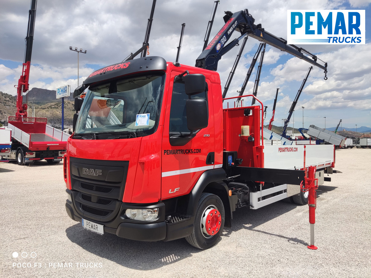 DAF LF 210 GRUA CAJA FIJA - Camion plateau, Camion grue: photos 1 DAF LF 210 GRUA CAJA FIJA - Camion plateau, Camion grue: photos 1