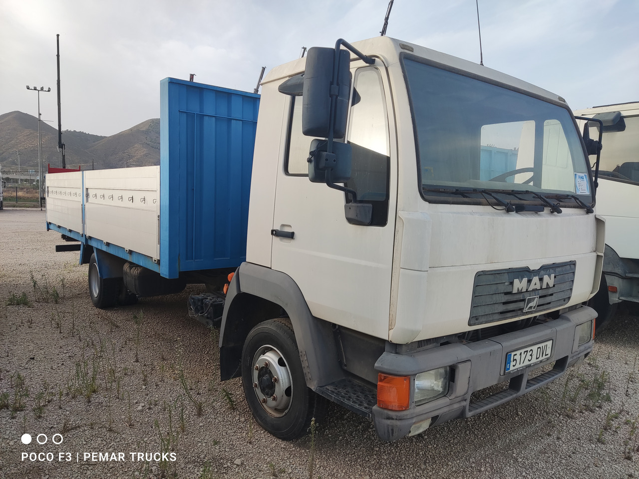 MAN L2000 - Camion plateau: photos 3 MAN L2000 - Camion plateau: photos 3