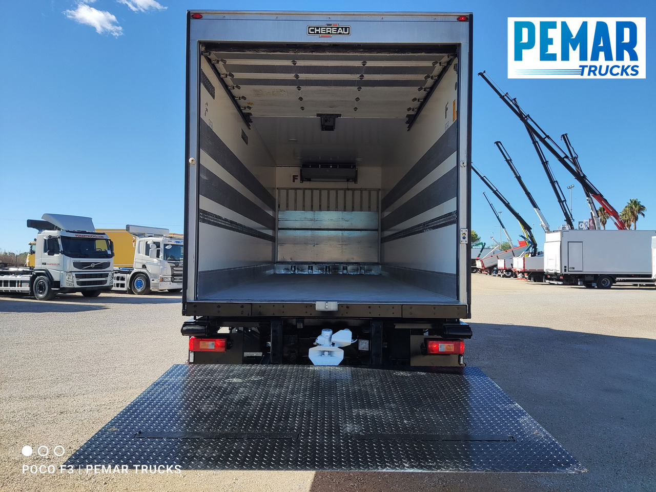 Camion frigorifique VOLVO FM 450 6X2 FRIGORIFICO EURO 6: photos 13 Camion frigorifique VOLVO FM 450 6X2 FRIGORIFICO EURO 6: photos 13