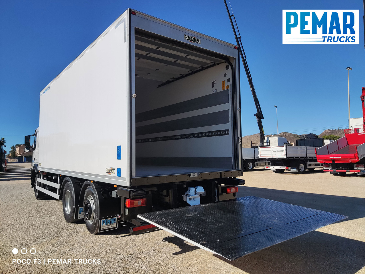 Camion frigorifique VOLVO FM 450 6X2 FRIGORIFICO EURO 6: photos 12 Camion frigorifique VOLVO FM 450 6X2 FRIGORIFICO EURO 6: photos 12