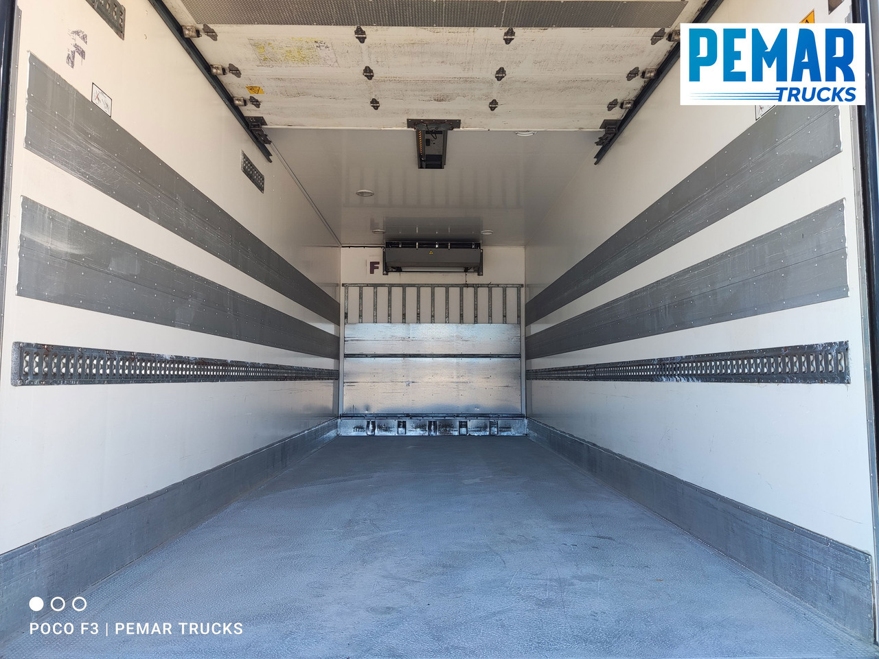 Camion frigorifique VOLVO FM 450 6X2 FRIGORIFICO EURO 6: photos 15 Camion frigorifique VOLVO FM 450 6X2 FRIGORIFICO EURO 6: photos 15