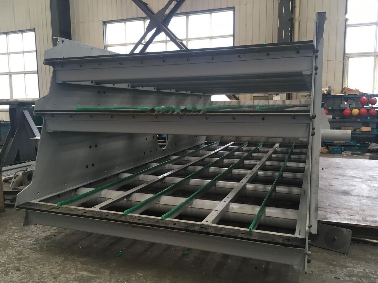 Kinglink Copper Ore Circular Vibrating Screen 3YA2160 | 200TPH - Crible: photos 1 Kinglink Copper Ore Circular Vibrating Screen 3YA2160 | 200TPH - Crible: photos 1