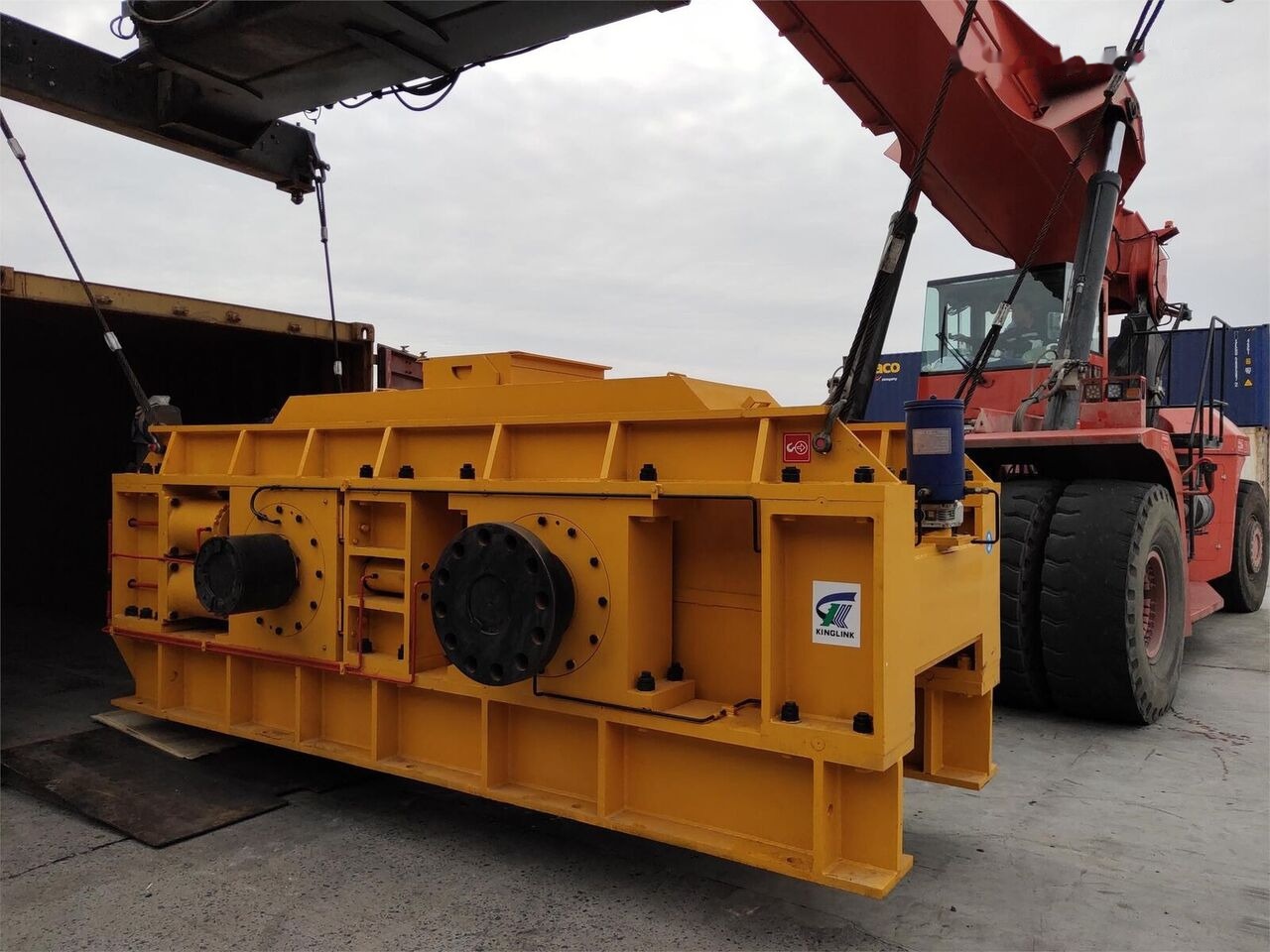 Kinglink KL2PGS1500 hydraulic roller crusher for sand making - Concasseur: photos 2 Kinglink KL2PGS1500 hydraulic roller crusher for sand making - Concasseur: photos 2