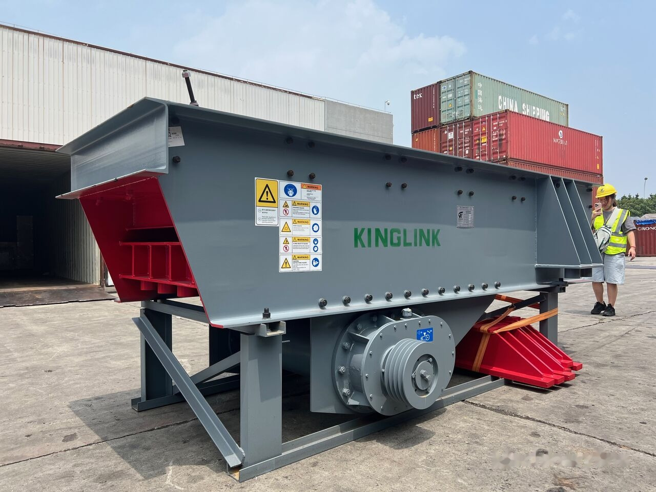 Kinglink Vibrating Grizzly Feeder ZSW380X96 | 150TPH - Machine d'exploitation minière: photos 2 Kinglink Vibrating Grizzly Feeder ZSW380X96 | 150TPH - Machine d'exploitation minière: photos 2
