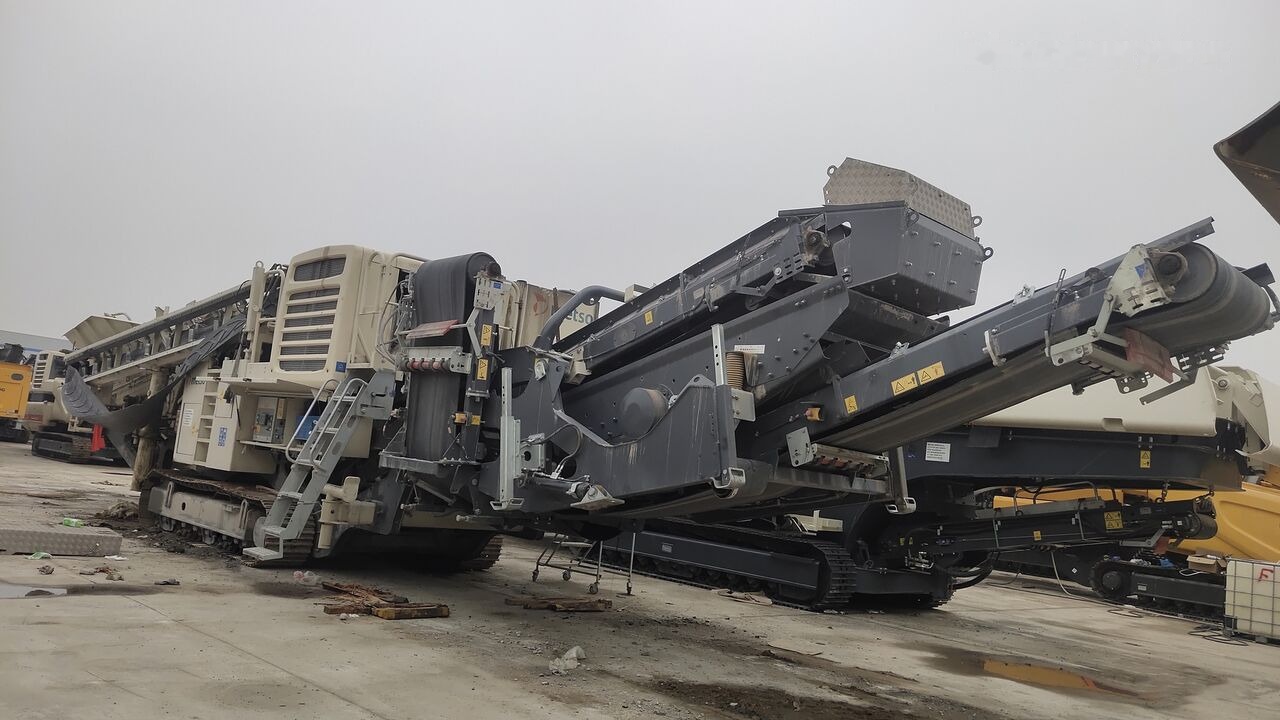 Metso Lokotrack LT200HPS MOBILE CONE CRUSHER WITH SCREEN - Concasseur mobile: photos 1 Metso Lokotrack LT200HPS MOBILE CONE CRUSHER WITH SCREEN - Concasseur mobile: photos 1