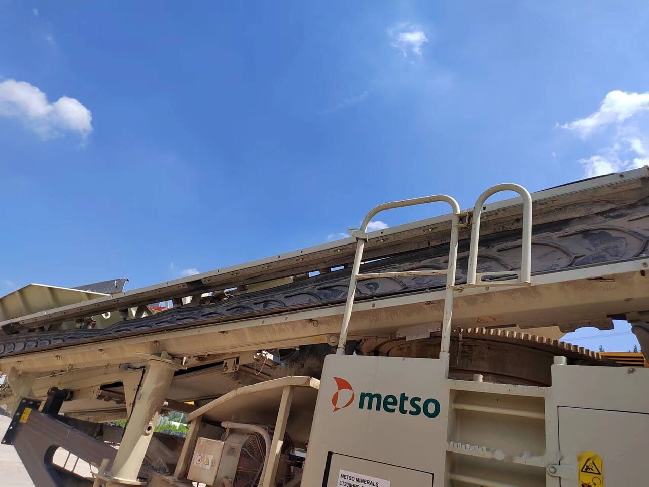 Metso Lokotrack LT200HPS MOBILE CONE CRUSHER WITH SCREEN - Concasseur mobile: photos 2 Metso Lokotrack LT200HPS MOBILE CONE CRUSHER WITH SCREEN - Concasseur mobile: photos 2
