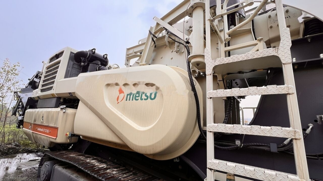 Metso NEW Lokotrack LT1213S mobile horizontal impact crusher - Concasseur mobile: photos 1 Metso NEW Lokotrack LT1213S mobile horizontal impact crusher - Concasseur mobile: photos 1