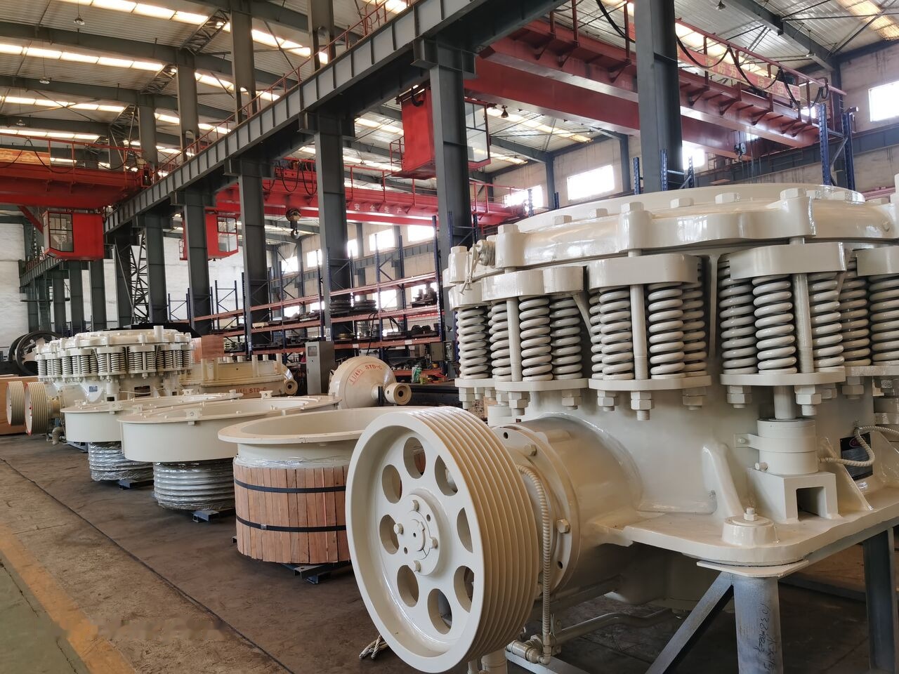 Nordberg Symons 4.25 Feet SHHD Short Head Cone Crusher - Concasseur à cône: photos 1 Nordberg Symons 4.25 Feet SHHD Short Head Cone Crusher - Concasseur à cône: photos 1
