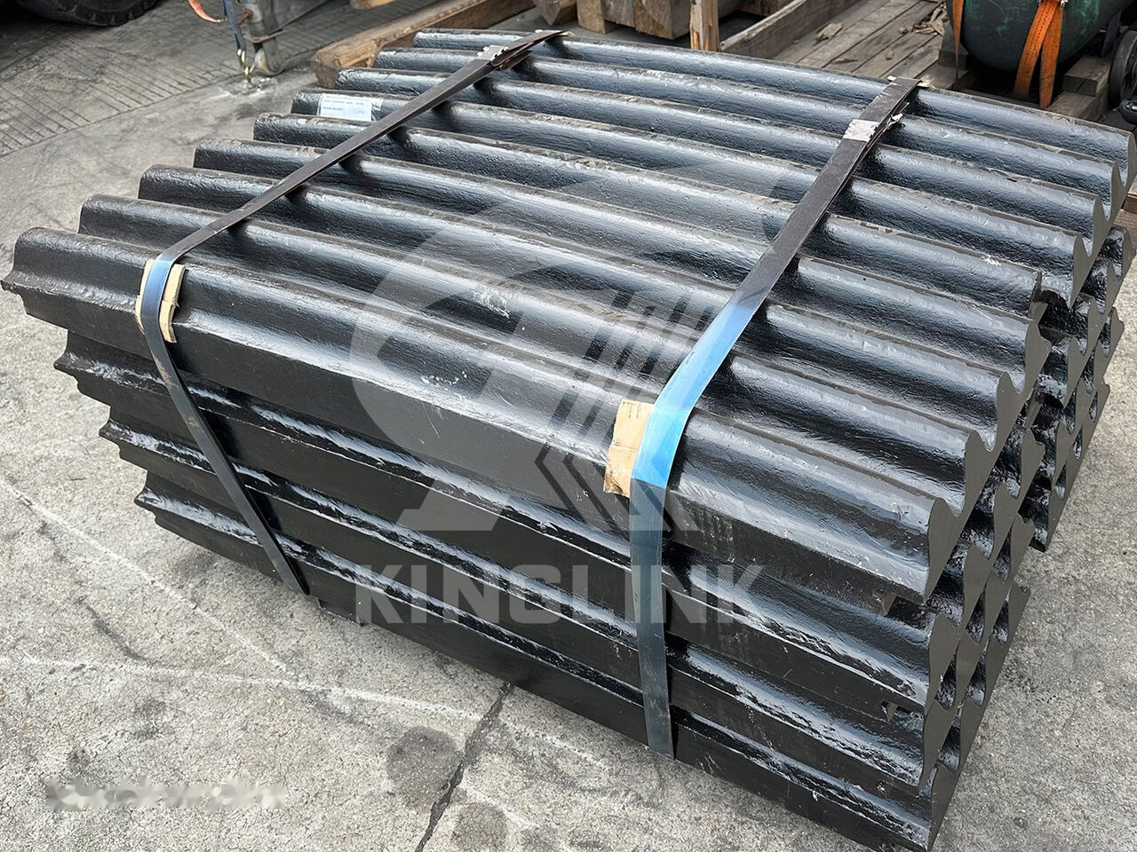 Movable and Fixed Jaw Plates for CT2036 CT3042 | Kinglink 17003346 for crusher - Pièces de rechange pour Concasseur: photos 1 Movable and Fixed Jaw Plates for CT2036 CT3042 | Kinglink 17003346 for crusher - Pièces de rechange pour Concasseur: photos 1