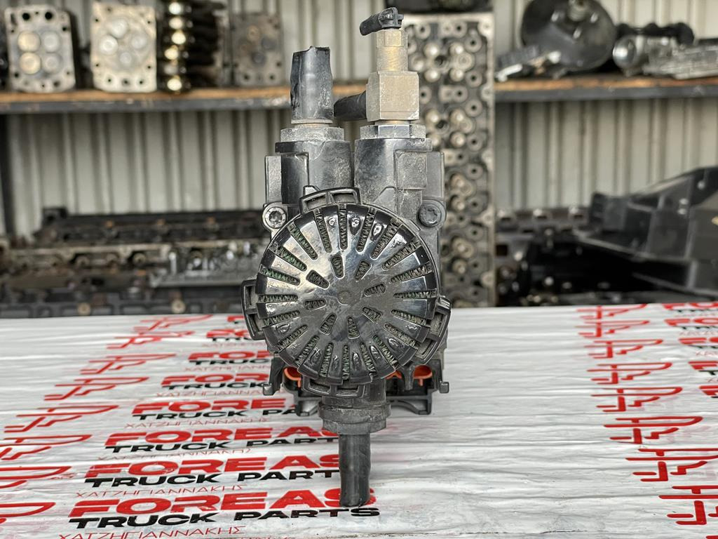 KNORR-BREMSE ABS ADJUSTMENT VALVE FOR MAN - 81.52106-6067 - Valve de frein pour Camion: photos 1 KNORR-BREMSE ABS ADJUSTMENT VALVE FOR MAN - 81.52106-6067 - Valve de frein pour Camion: photos 1