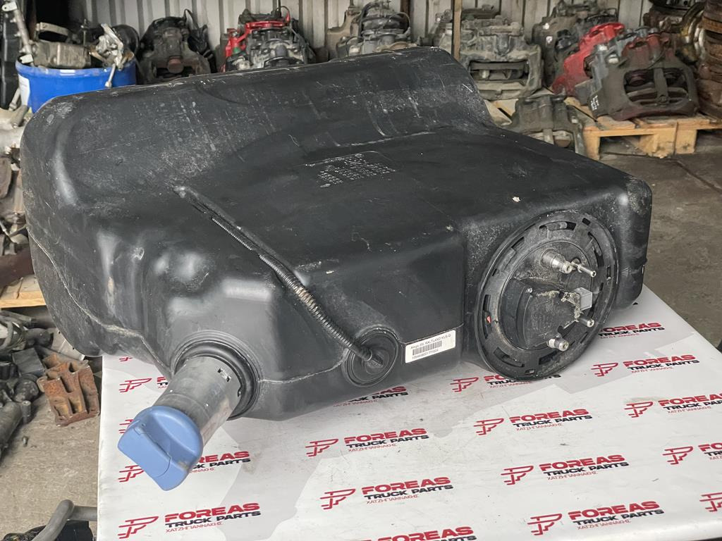 MERCEDES-BENZ - Α 9674701715 - AdBlue réservoir pour Camion: photos 2 MERCEDES-BENZ - Α 9674701715 - AdBlue réservoir pour Camion: photos 2