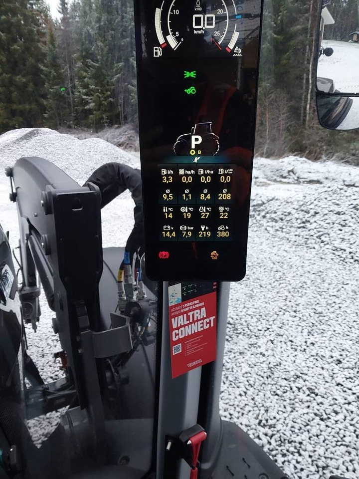 Tracteur agricole Valtra T 235: photos 7