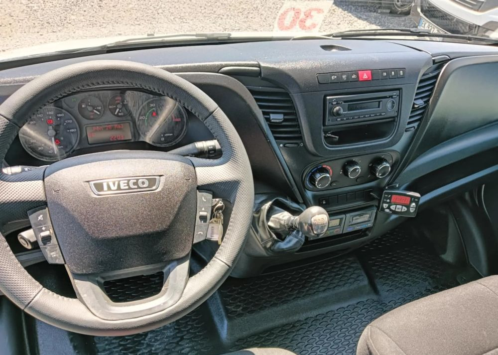 Iveco 35C13, 35C12, 35C14, 35C15 - Utilitaire frigorifique: photos 5 Iveco 35C13, 35C12, 35C14, 35C15 - Utilitaire frigorifique: photos 5