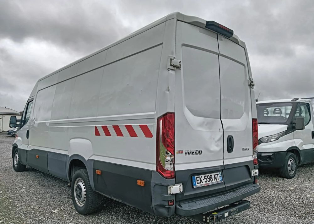 Iveco 35S14,35S13,35C13,35C12, - Fourgon utilitaire: photos 2 Iveco 35S14,35S13,35C13,35C12, - Fourgon utilitaire: photos 2