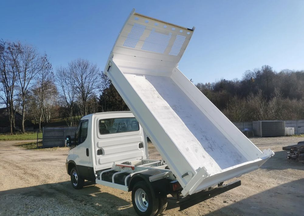 Iveco Daily 3.0-150KM Wywrotka blizniak 35-150 Niski przebieg kiper do 3,5t - Utilitaire benne: photos 5 Iveco Daily 3.0-150KM Wywrotka blizniak 35-150 Niski przebieg kiper do 3,5t - Utilitaire benne: photos 5