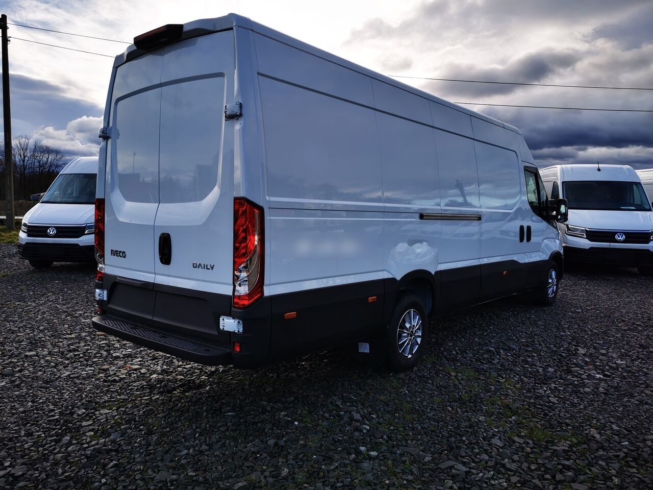 IVECO IVECO 35S18HA8 V L4H2 - Fourgon utilitaire: photos 4 IVECO IVECO 35S18HA8 V L4H2 - Fourgon utilitaire: photos 4