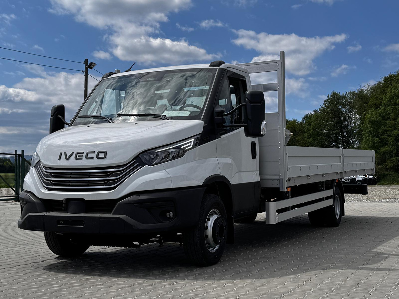 Iveco Daily 70C18 - Camion plateau: photos 1 Iveco Daily 70C18 - Camion plateau: photos 1