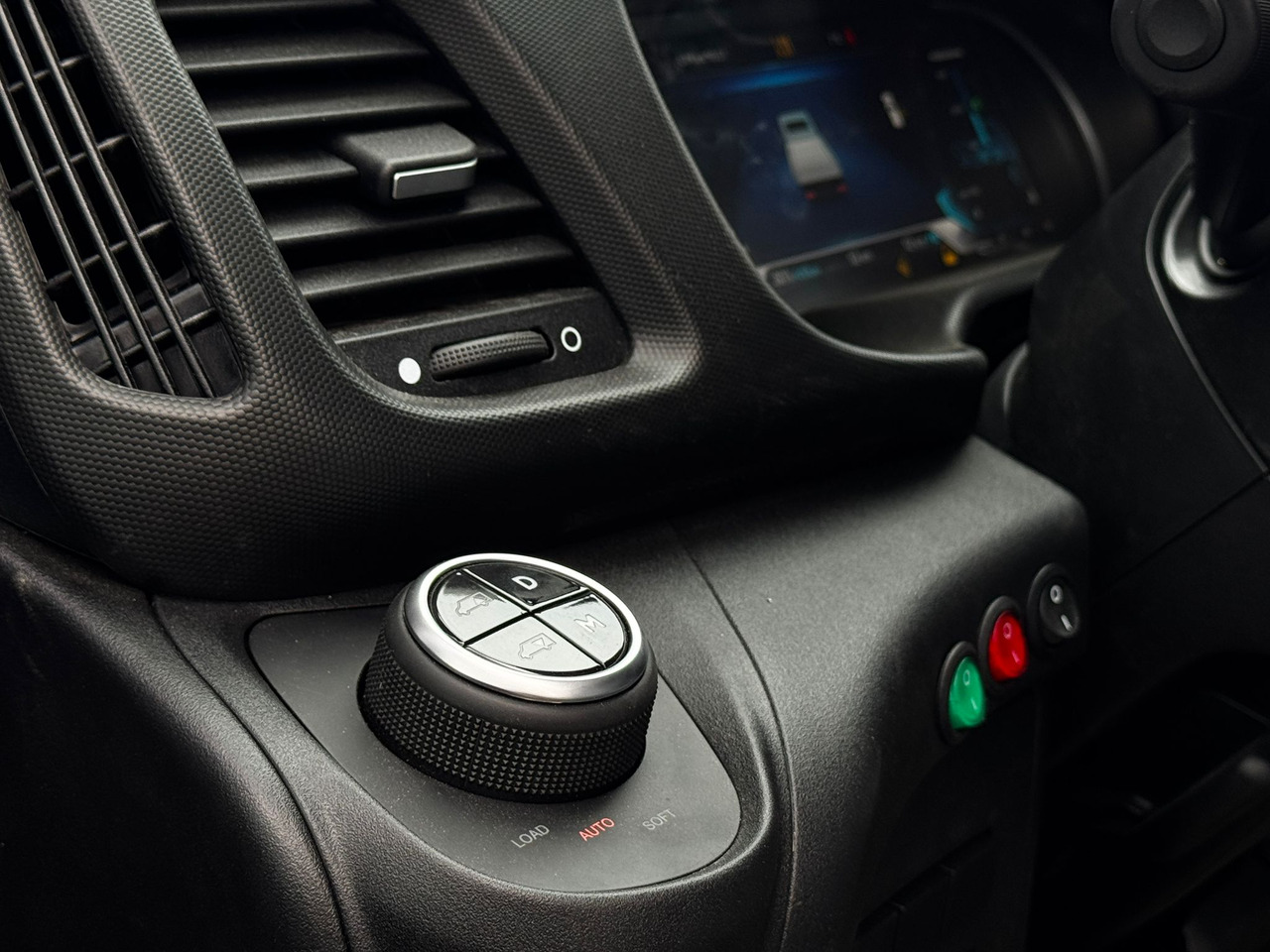 IVECO Daily 35S18HA8/P - Véhicule utilitaire: photos 4 IVECO Daily 35S18HA8/P - Véhicule utilitaire: photos 4