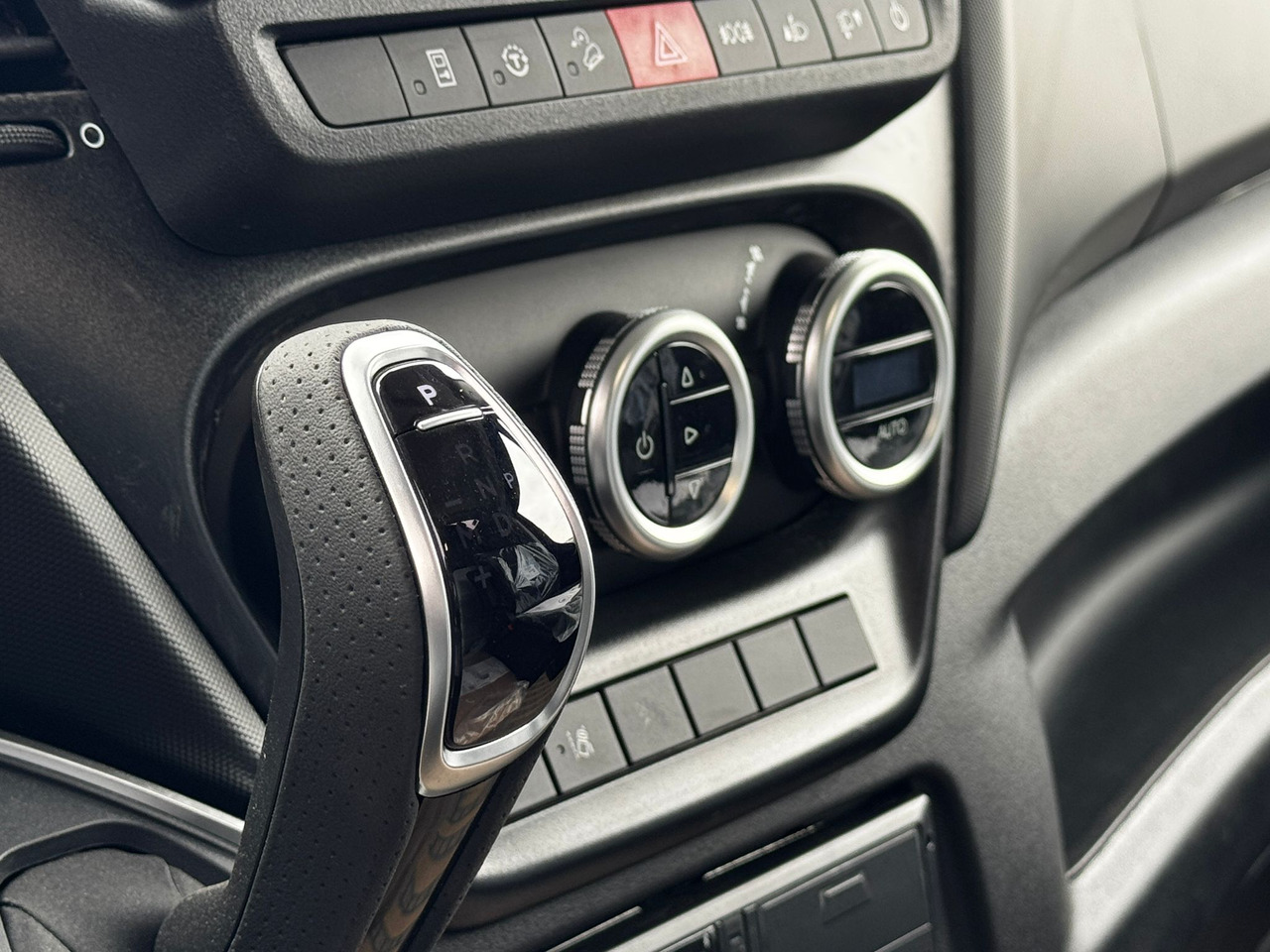 IVECO Daily 35S18HA8/P - Véhicule utilitaire: photos 5 IVECO Daily 35S18HA8/P - Véhicule utilitaire: photos 5